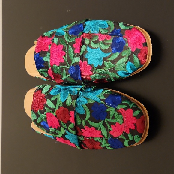 Free people floral slides - Picture 2 of 2